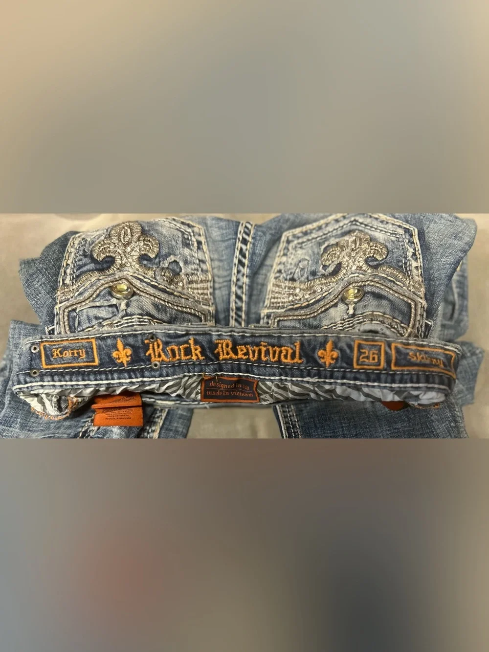 Rock Revival Women’s Skinny Jeans in Faded Blue Wash